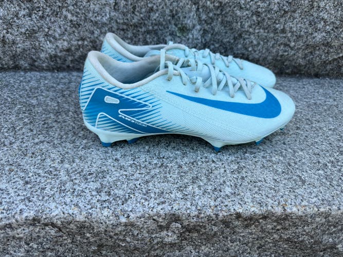 Nike Mercurial Vapor 16 Academy. Soccer cleats Size 6M (7W) FG-MG. Glacier White/Blue. Used