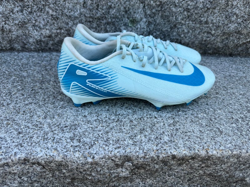 Nike Mercurial Vapor 16 Academy. Soccer cleats Size 6M (7W) FG-MG. Glacier White/Blue. Used