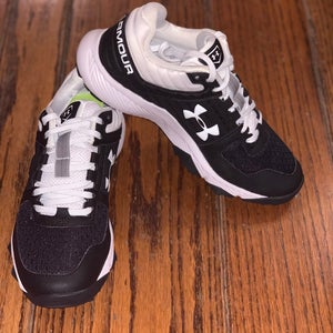 Black Kid's 5Y (Big Kids / Youth) Youth Under Armour Yard Turf Low Top Turf Cleats (New)
