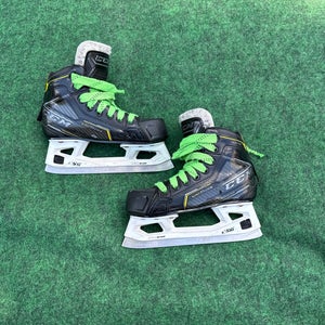 Youth CCM Super Tacks 9370 Hockey Goalie Skates (Regular) Size 13.5 (Used)