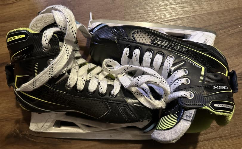 Bauer GSX Hockey Goalie Skates Regular Width Size Junioe 3.5 (Used)