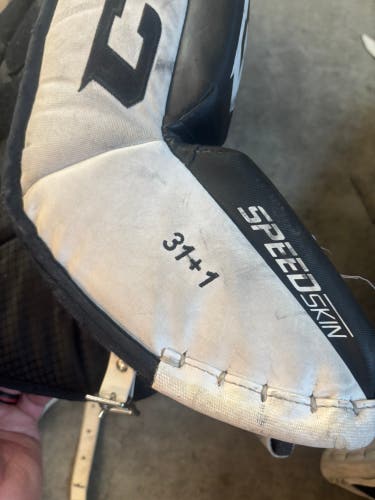 31" CCM Extreme Flex E3.9 Goalie Leg Pads (Used)