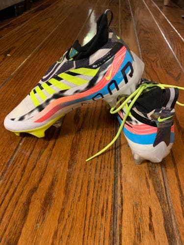 Unisex 7Y (Big Kids / Youth) Nike Vapor Edge Elite 360 2 Mid Top Molded Cleats (Used)