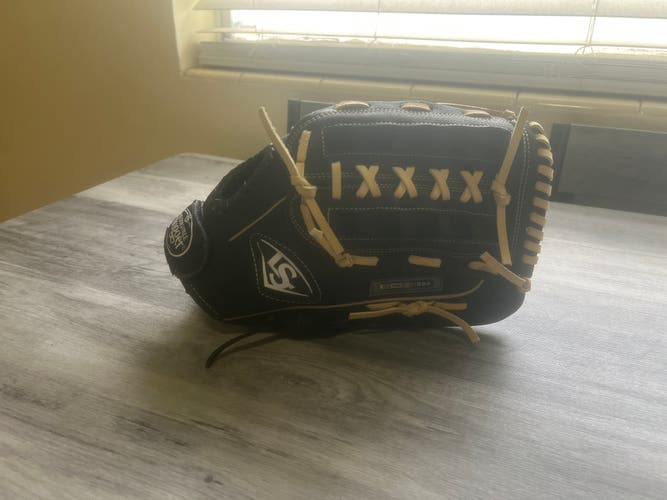 Louisville Slugger Genesis 1884 RHT softball/ Baseball Glove 13" (Used)
