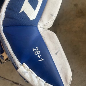 28" CCM Revolution 595 Goalie Leg Pads (Used)