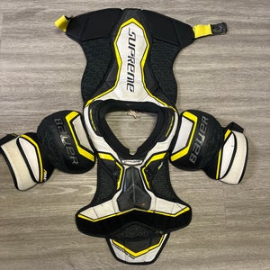 Junior Large Bauer Supreme 2S Pro Shoulder Pads  (Used)
