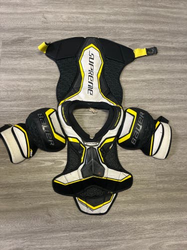 Junior Large Bauer Supreme 2S Pro Shoulder Pads  (Used)