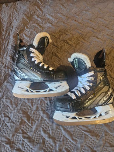 Youth CCM Tacks ASV- Size 11
