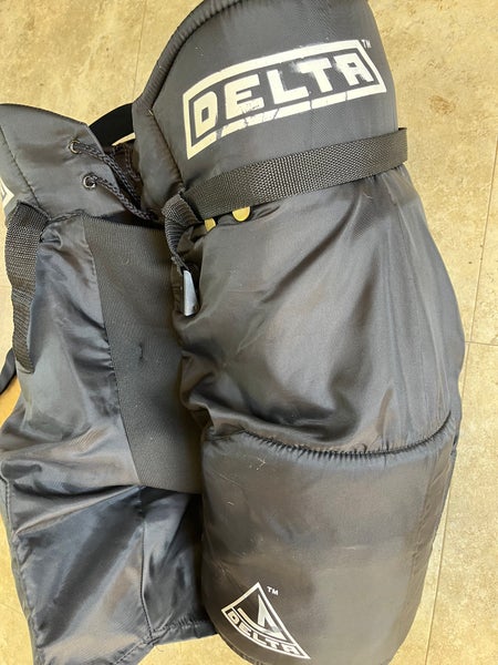 Delta Hockey Pants breezers