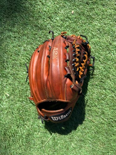 Wilson RH A2K D33 Baseball Glove 11.75" (Used)