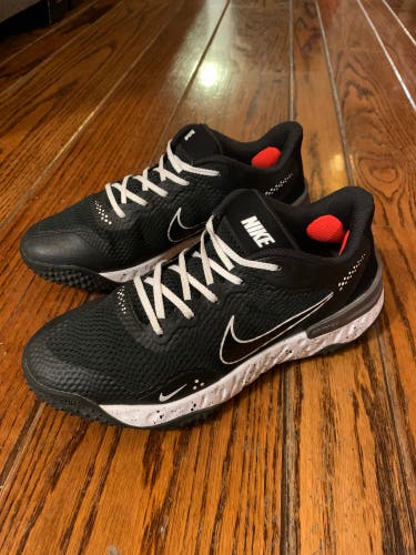 Black Kid's 7Y (Big Kids / Youth) Youth Nike Alpha huarache elite 3 Low Top Turf Cleats (Used)