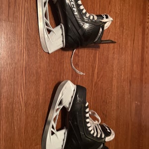 CCM Tacks AS-570 Hockey Skates Regular Width 6 (Used)