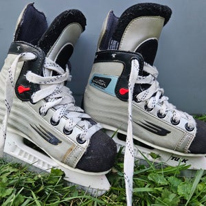 Bauer Vapor x40 Hockey Skates Wide Width Y 12.5 (Used)