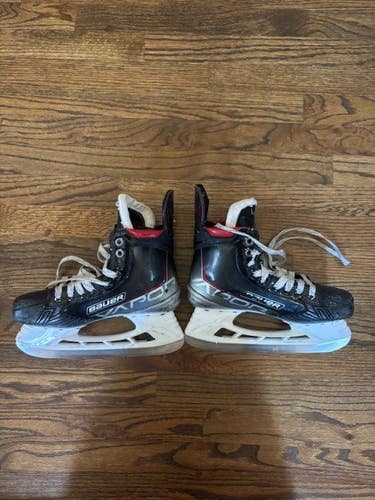 Bauer Vapor 3X Hockey Skates Regular Width Size 5.5 (Used)