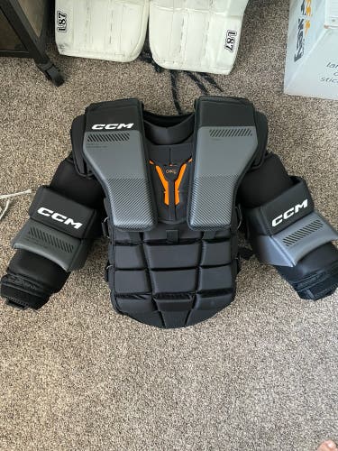 Ccm AB pro spec chest protector Fit 1