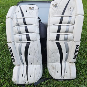 24" +1.5" Vaughn Velocity V6 Goalie Leg Pads
