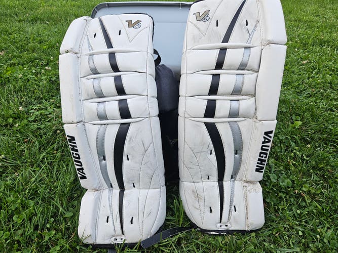 24" +1.5" Vaughn Velocity V6 Goalie Leg Pads