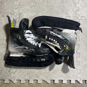 Bauer Vapor Hyperlite 2 Hockey Skates  8.5 (Used)