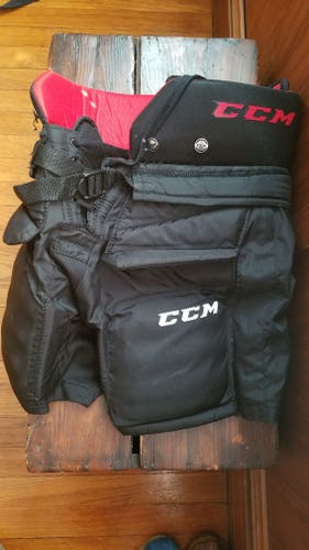 Medium CCM Youth E Flex Goalie Pants