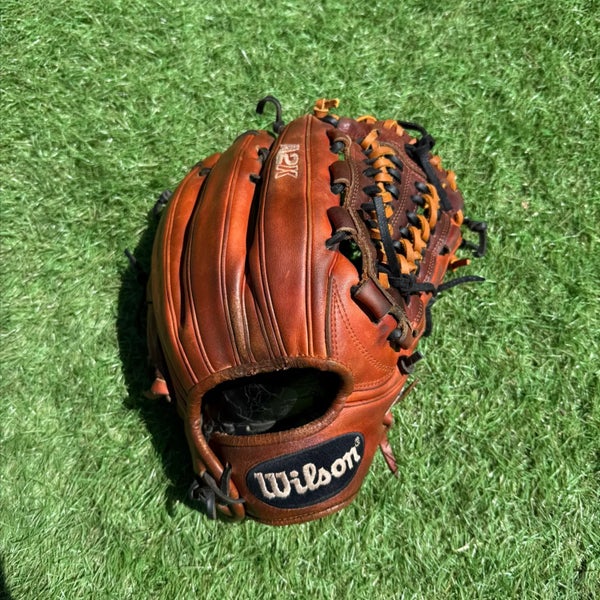 Wilson RH A2K D33 Baseball Glove 11.75" (Used)