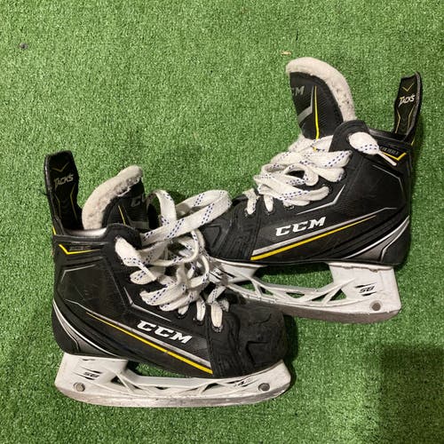 CCM Tacks 9080 Hockey Skates | Junior 2.5 | Regular