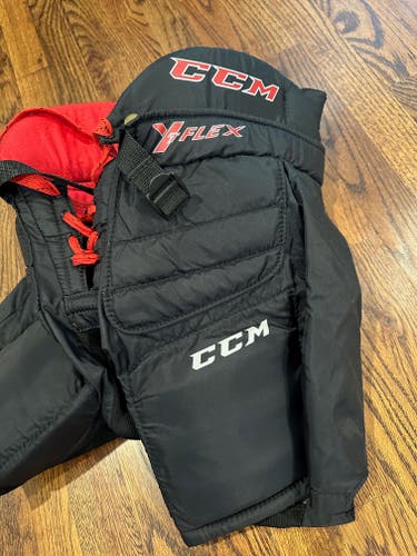 Youth Small/Medium CCM YFLEX Hockey Goalie Pants (Used)