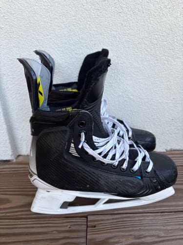 2024 Bauer Vapor Hyperlite 2 Hockey Skates Pro Stock 8 (Used)