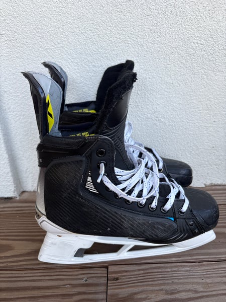 2024 Bauer Vapor Hyperlite 2 Hockey Skates Pro Stock 8 (Used)