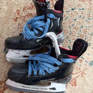 2023 Bauer Vapor 3X Hockey Skates Regular Width Size Intermediate 5.5 (Used)