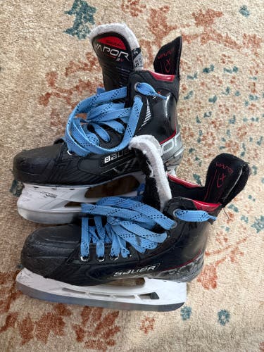 2023 Bauer Vapor 3X Hockey Skates Regular Width Size Intermediate 5.5 (Used)