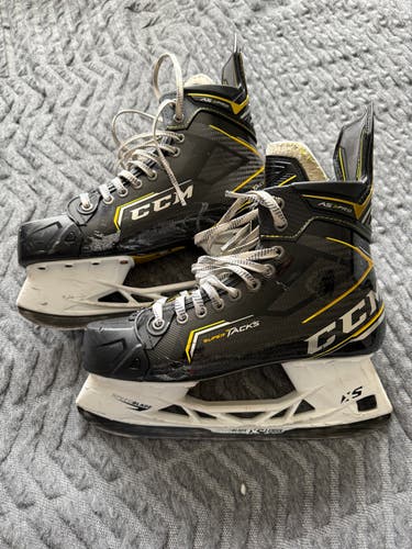 2020 CCM Super Tacks AS3 Pro Hockey Skates Regular Width Pro Stock 9 (Used)