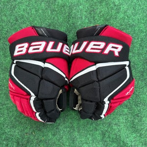 Black & Red Junior Bauer Vapor 3X Pro Gloves 12" (Used)