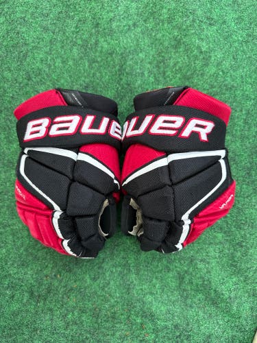 Black & Red Junior Bauer Vapor 3X Pro Gloves 12" (Used)