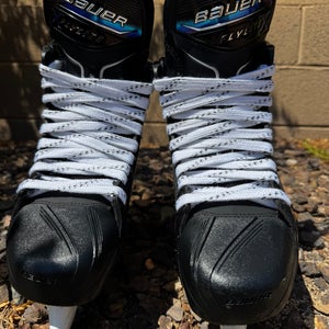 2025 Bauer Vapor Flylite Hockey Skates Regular Width 8.5 (Used)