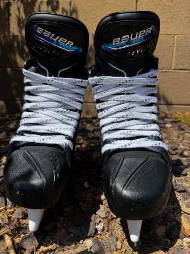2025 Bauer Vapor Flylite Hockey Skates Regular Width 8.5 (Used)