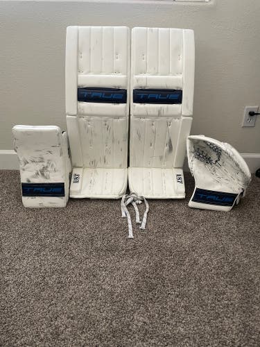 Juuse Saros team Finland 4 Nations True PX5 L87 set