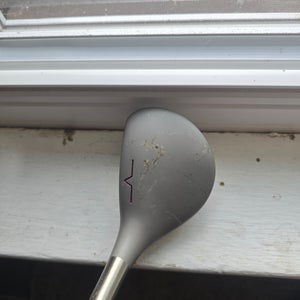 Spalding Right Handed Fairway Wood 5 Wood (used))