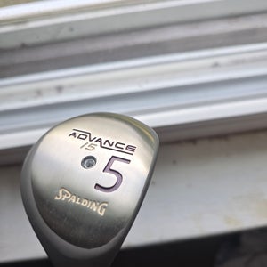 Spalding Right Handed Fairway Wood 5 Wood (used))
