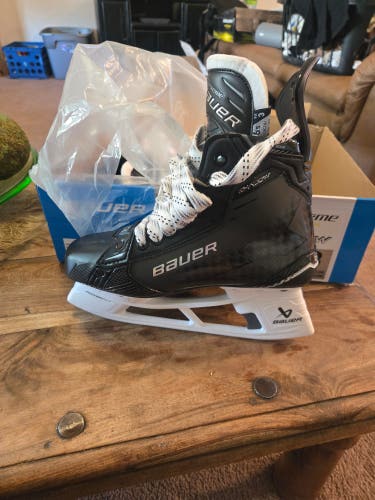 Bauer Supreme Shadow Hockey Skates 6.5 (New)
