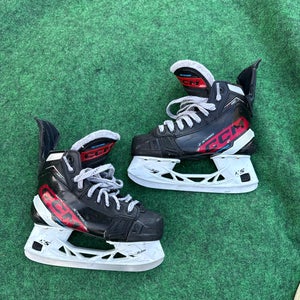 Junior CCM Jetspeed FT680 Hockey Skates (Regular) Size 3 (Used)