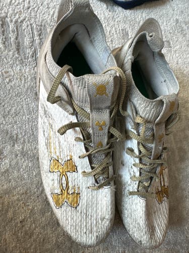 Notre Dame team issued cleats