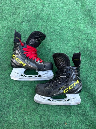 Youth CCM Tacks XF Pro Hockey Skates (Regular) Size 13.5 (Used)