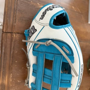 2023 Wilson A2000 RH Softball Glove 12.75" (New)