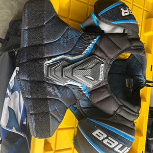 Men's Large Senior Bauer bauer x Shoulder Pads (Used)