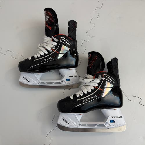 True HZRDUS 7X Hockey Skates Regular Width Size 2 (New)
