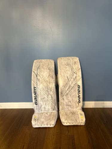32" Bauer Vapor 3X Goalie Leg Pads (Used)