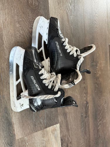 2024 Bauer Supreme Shadow Hockey Skates Size 5.5 (Used)