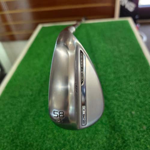 Titleist Vokey SM10 Tour Chrome 58/10S Wedge *Used*