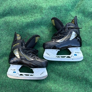 Junior True Catalyst 7 Hockey Skates (Regular) Size 3 (Used)