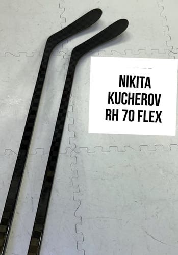 Senior(2x)Right Kucherov 70 Flex Toe Pattern PROBLACKSTOCK Unbranded Pro Stock Hockey Sticks